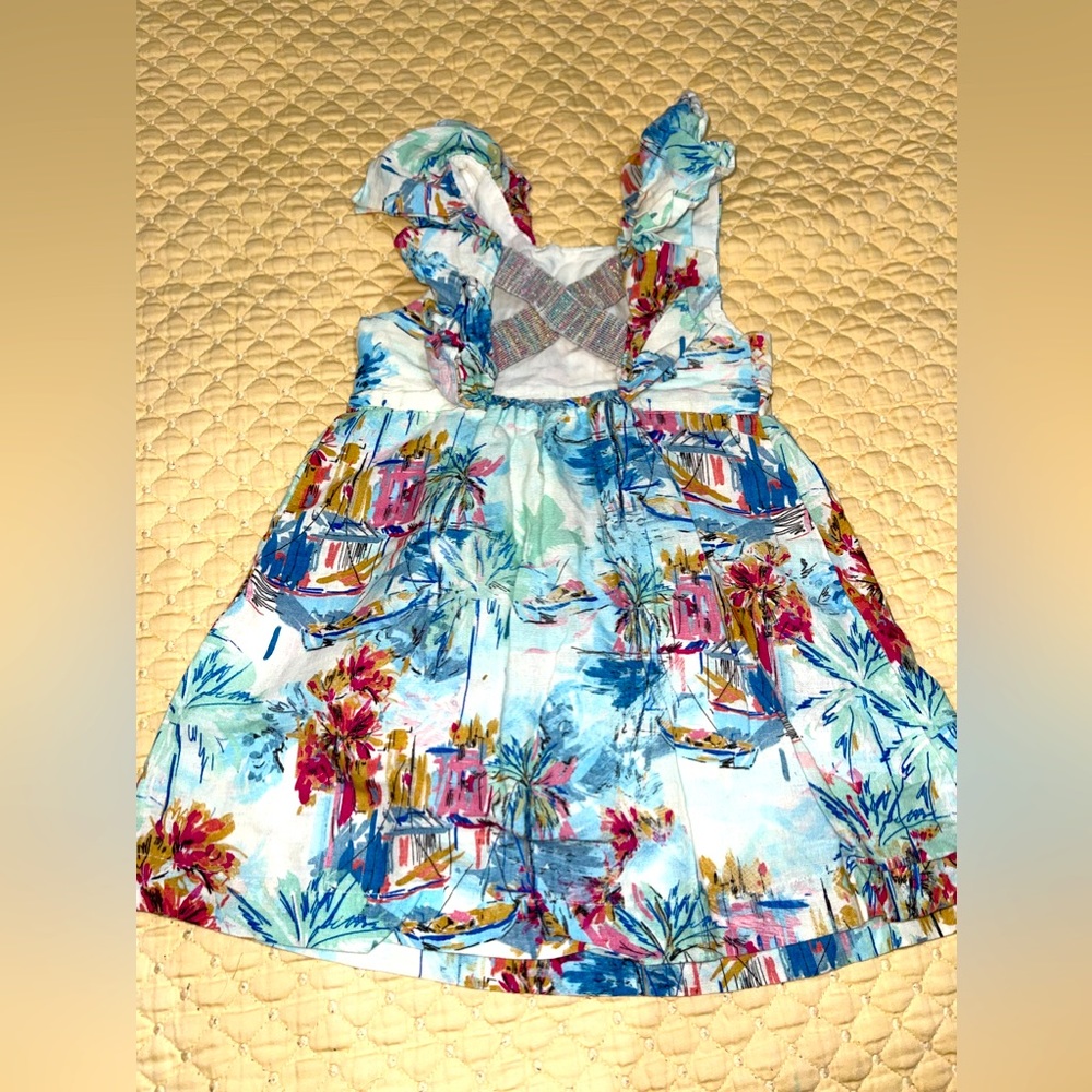 Super cute dress worth fun print.